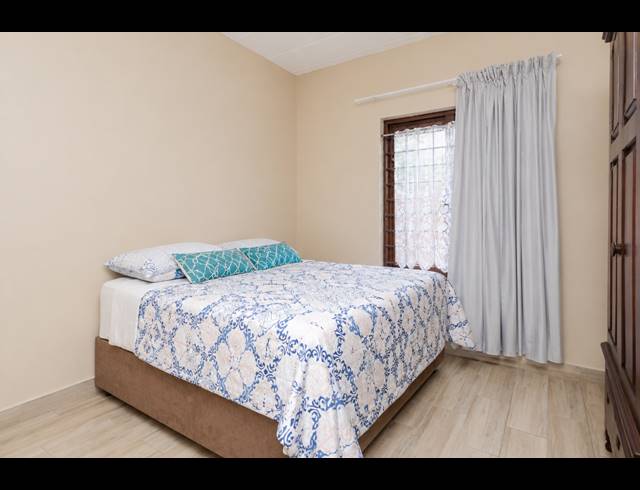 2 BEDROOM APARTMENT FOR SALE IN SUNNINGHILL